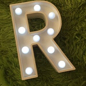 Letter “R” decor